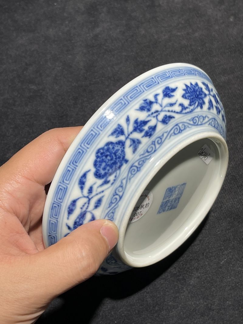清乾隆 青花缠枝莲纹盘 - 图4