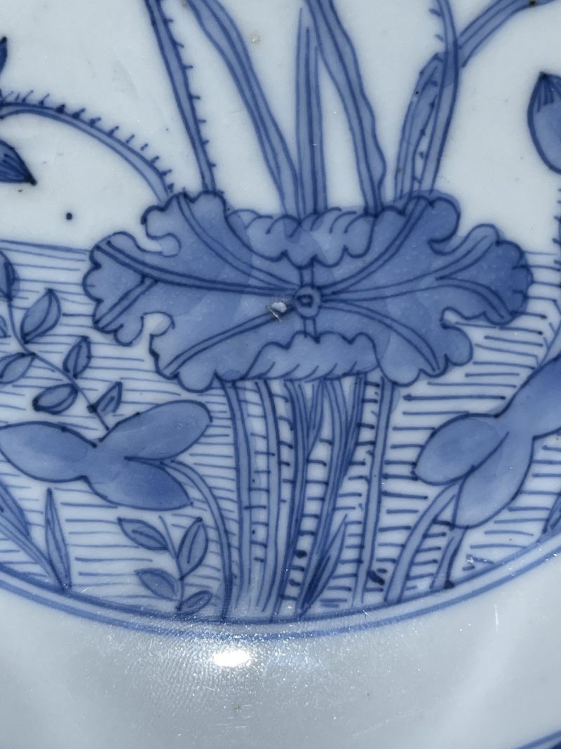 清早期 青花莲池纹盘 - 图4