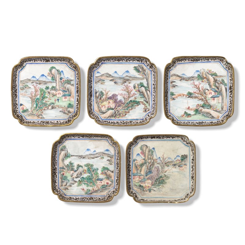 十八世紀 畫琺琅風景圖盤一組五件 | A SET OF FIVE PAINTED ENAMEL 'LANDSCAPE' DISHES - 图1