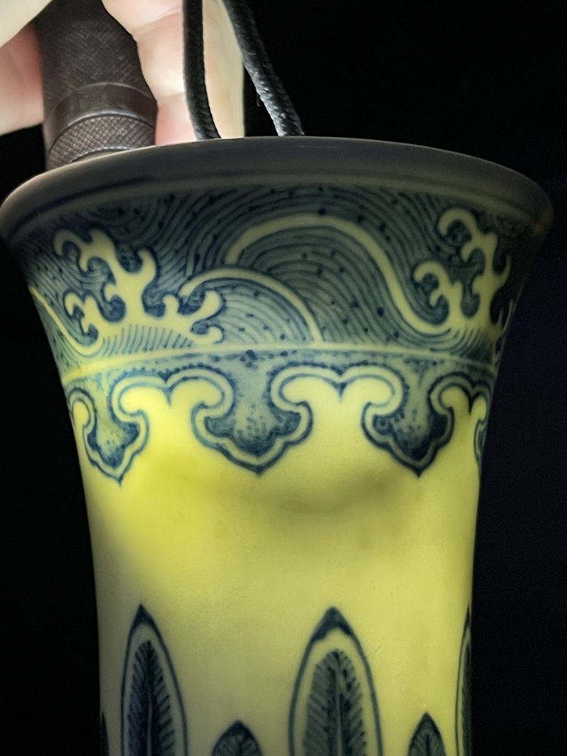 清道光 青花缠枝莲纹赏瓶 - 图19