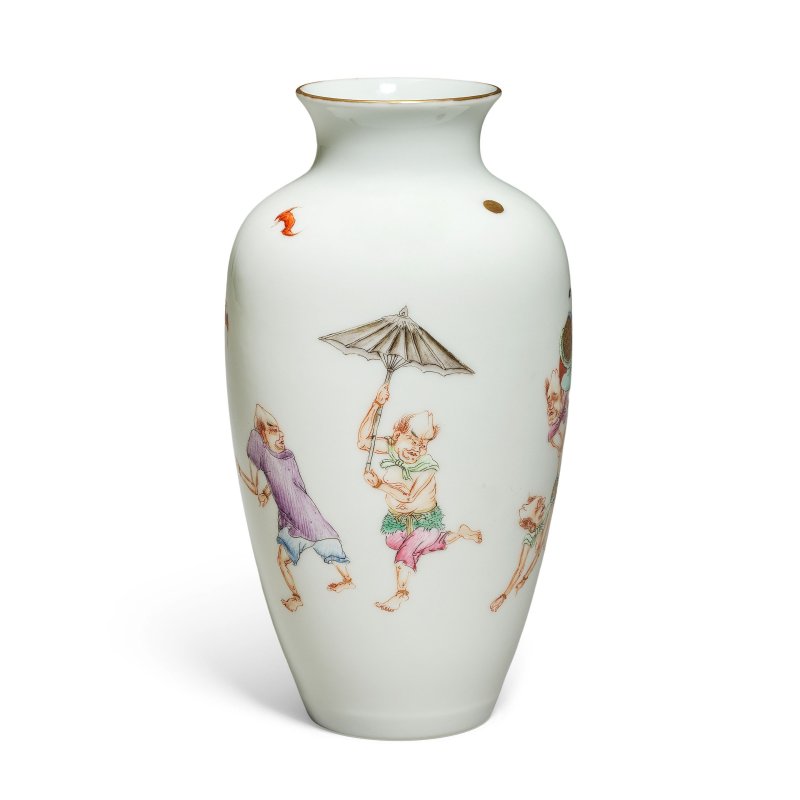 民國 粉彩描金鍾馗紋瓶 | A FAMILLE ROSE AND GILT-DECORATED 'ZHONG KUI' VASE - 图3