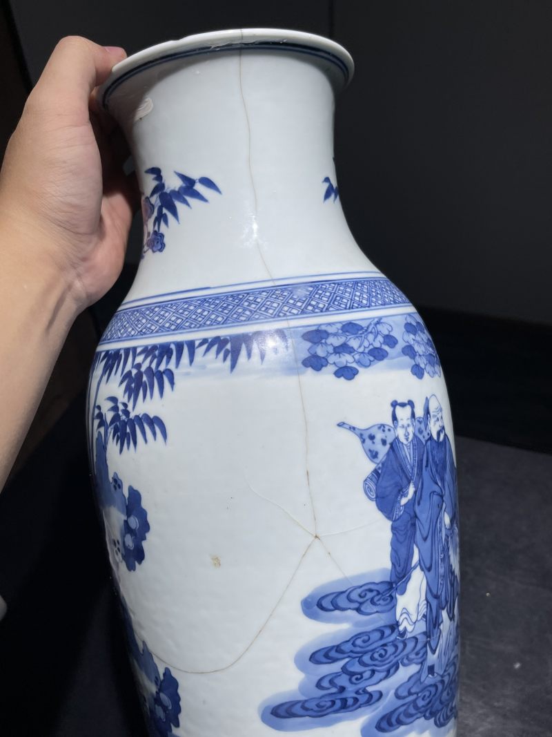 清乾隆 青花汉钟离度吕洞宾纹观音瓶 - 图11