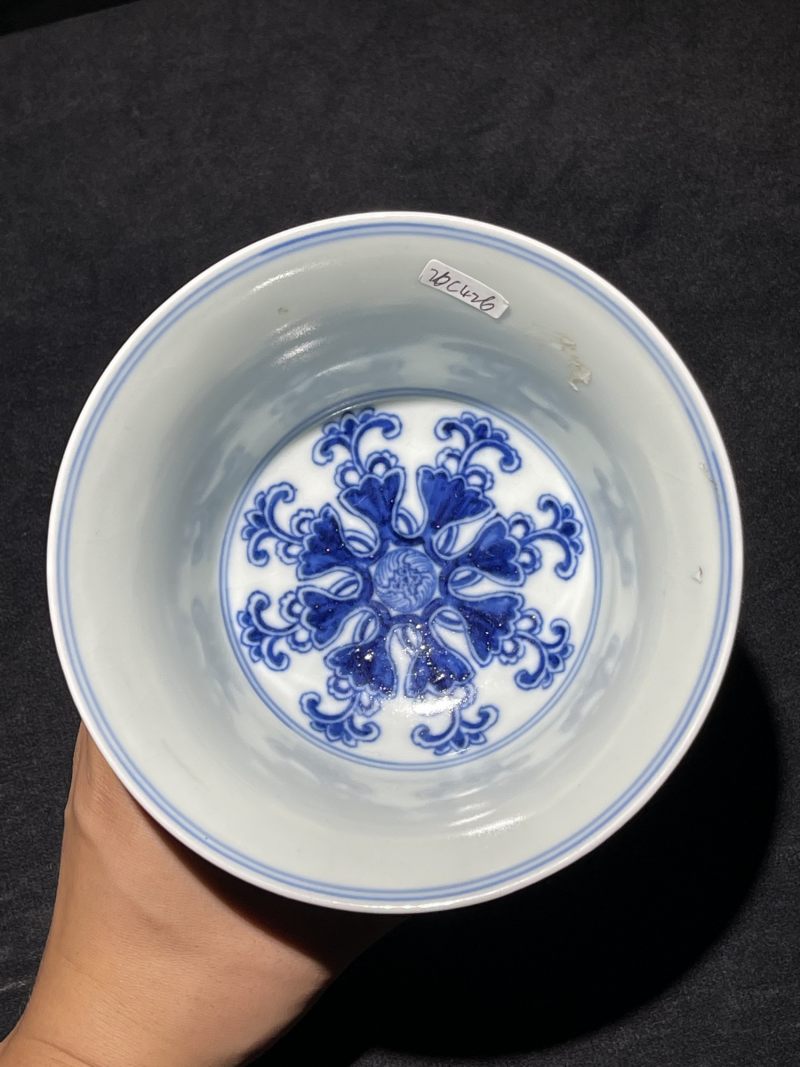 清乾隆 青花莲托梵文高足碗 - 图7