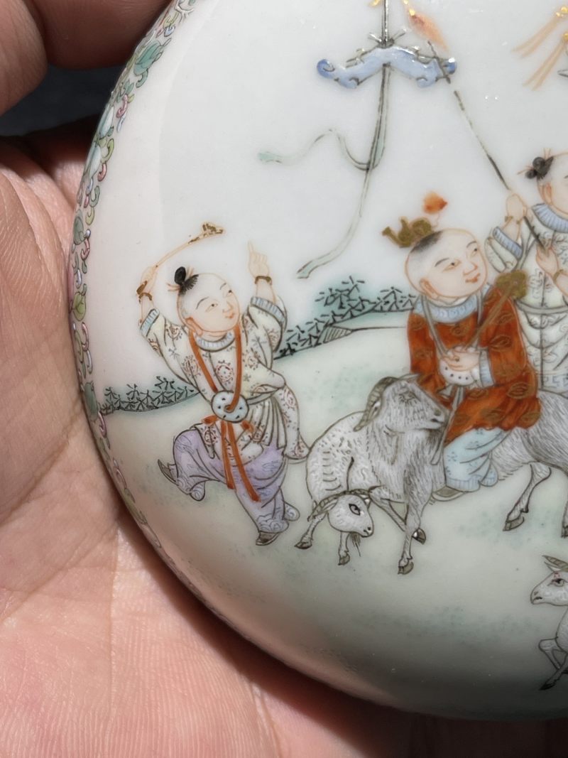 民国 粉彩婴戏纹印盒 - 图5