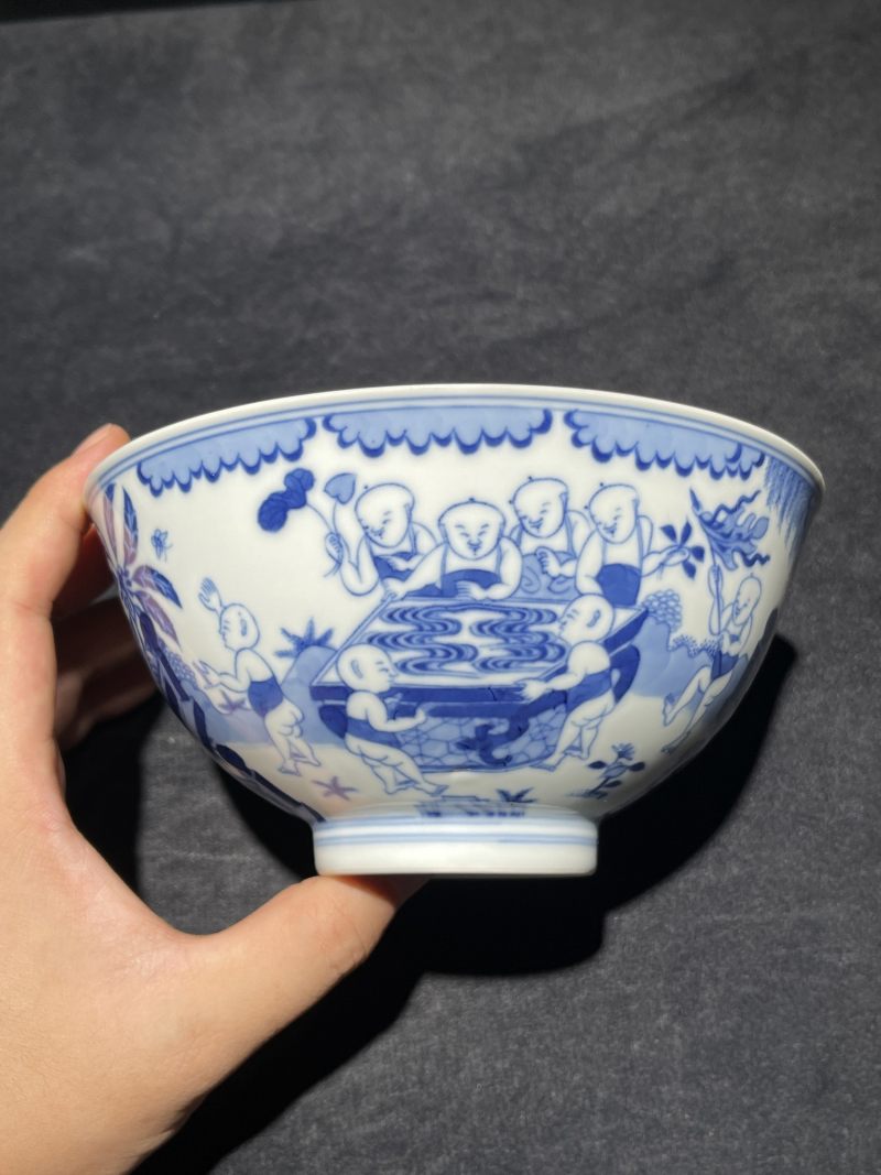 清嘉庆 青花婴戏纹碗 - 图2