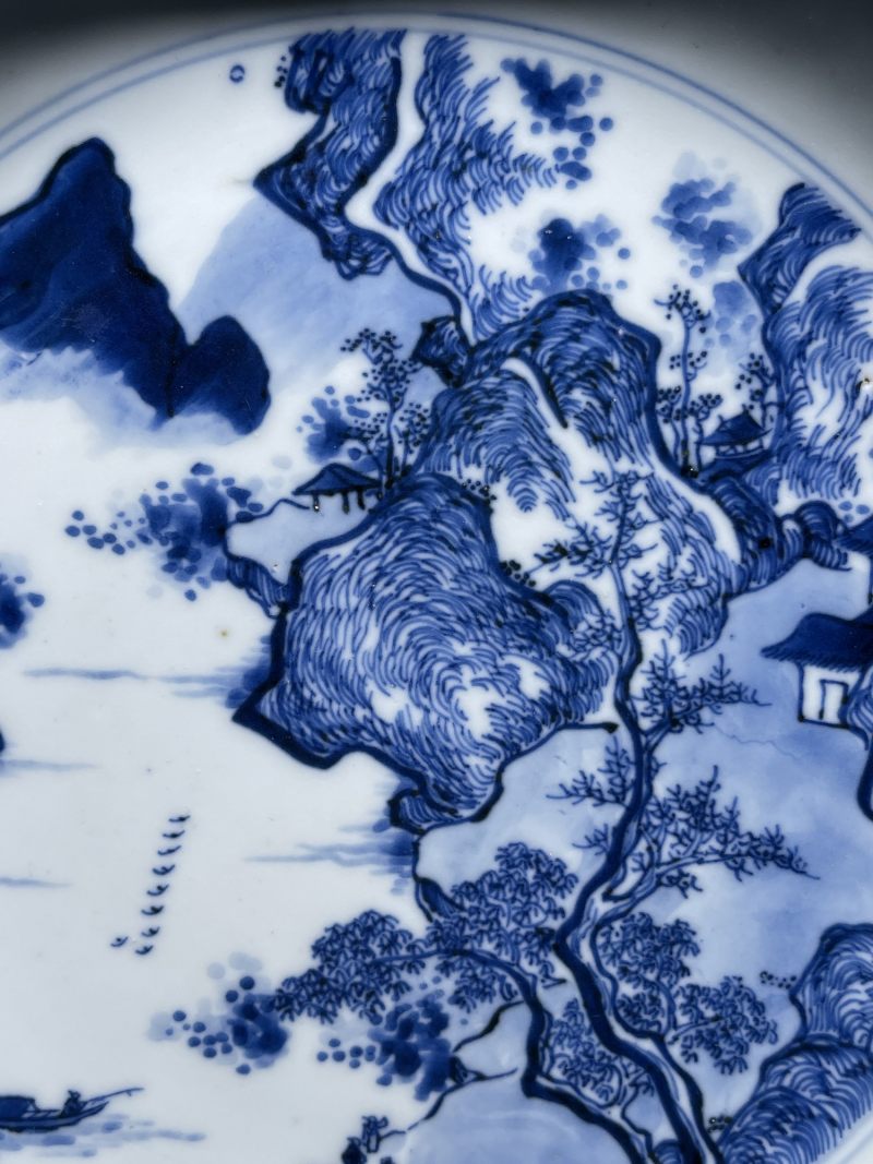 清康熙 青花批麻皴山水纹盘 - 图4