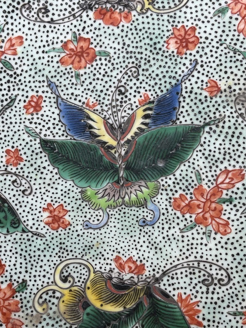 清晚期 五彩花蝶纹盘一对 - 图10