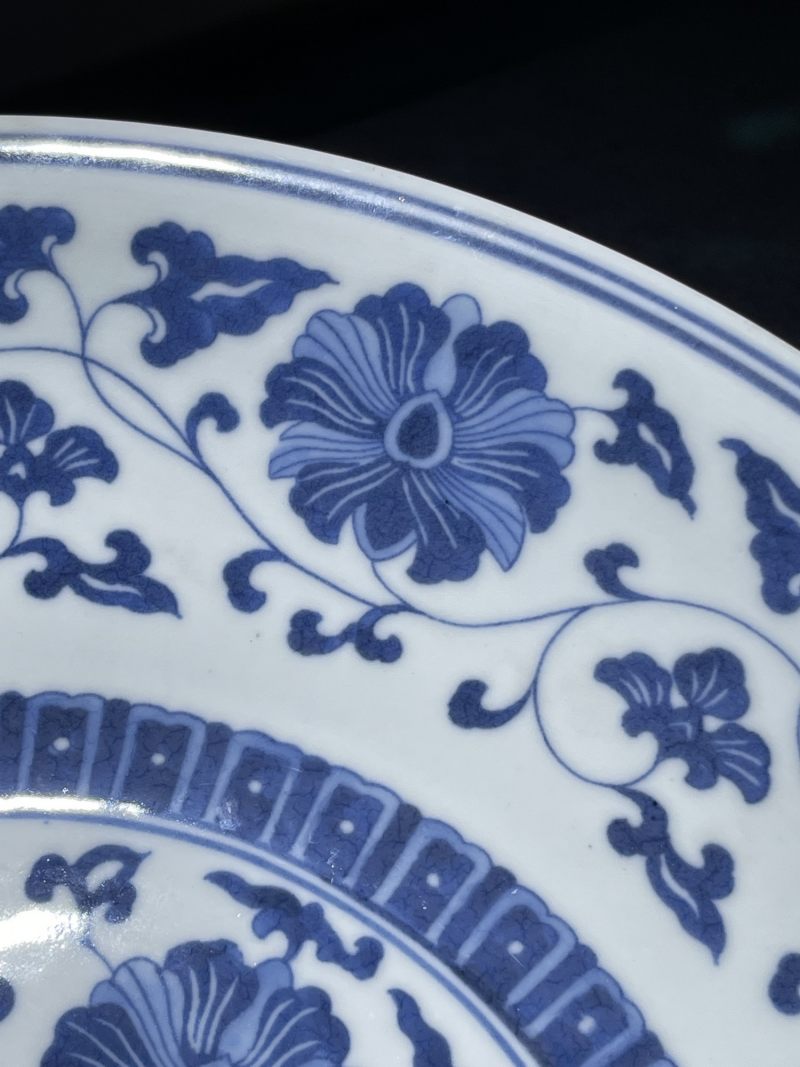 创汇期 青花缠枝莲纹大盘一对 - 图12