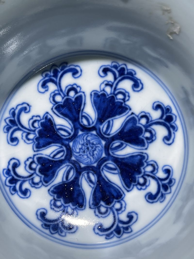 清乾隆 青花莲托梵文高足碗 - 图8