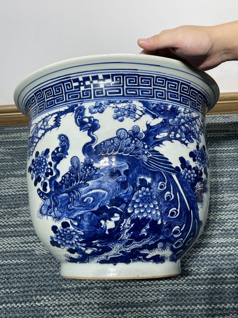清中期 青花富贵白头纹大花盆一对 - 图4