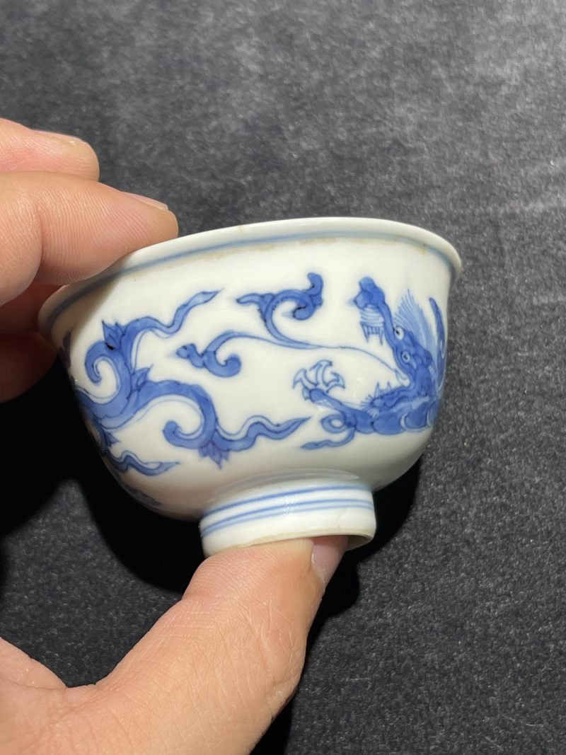清康熙 青花香草龙纹杯一对 - 图5