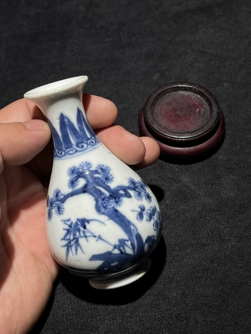 清乾隆 青花松竹梅纹小玉壶春瓶 - 图2