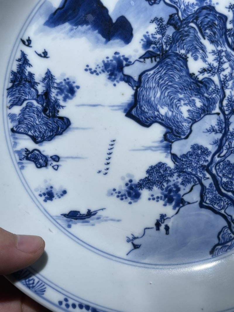 清康熙 青花批麻皴山水纹盘 - 图5