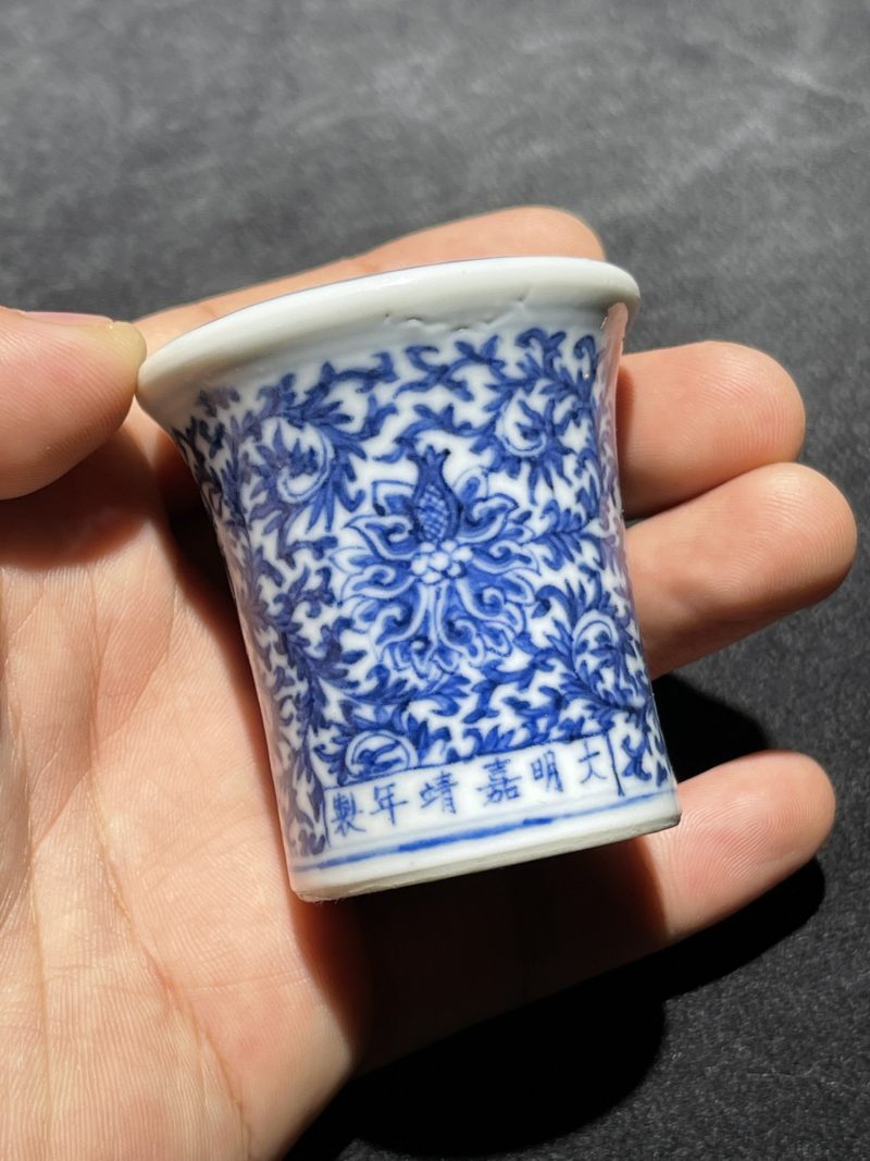 清中期 青花缠枝莲纹轴头一对 - 图2