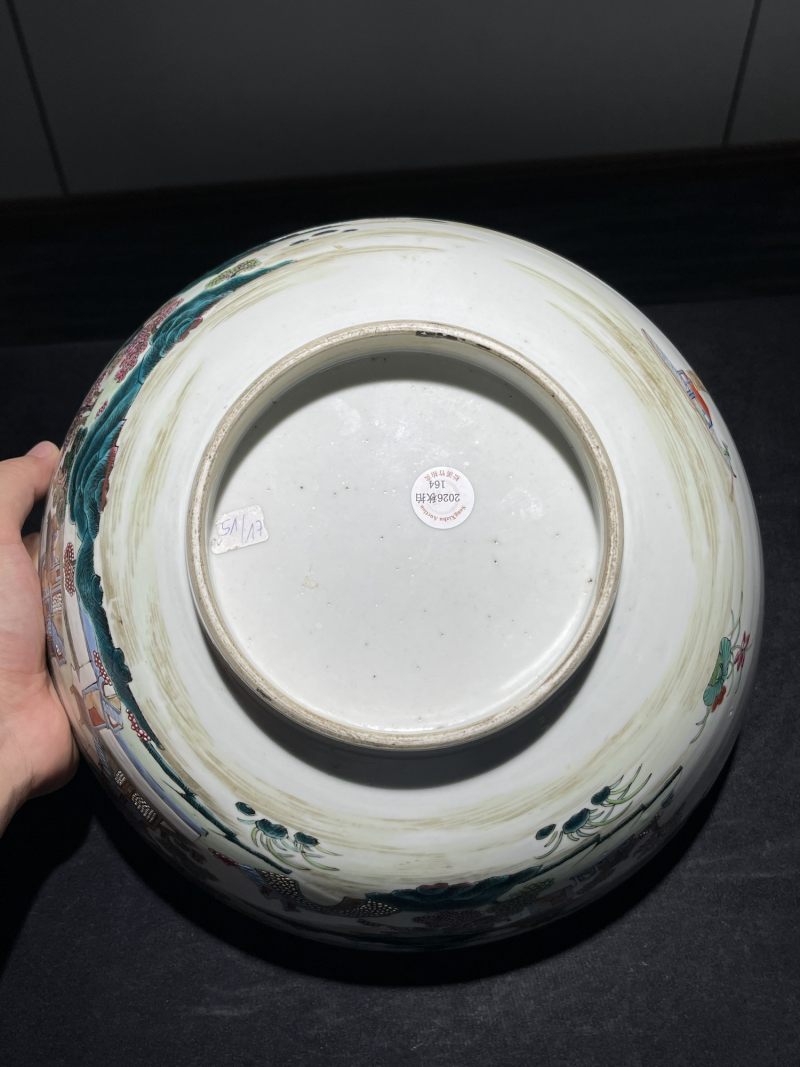 清乾隆 粉彩山水纹大碗 - 图9