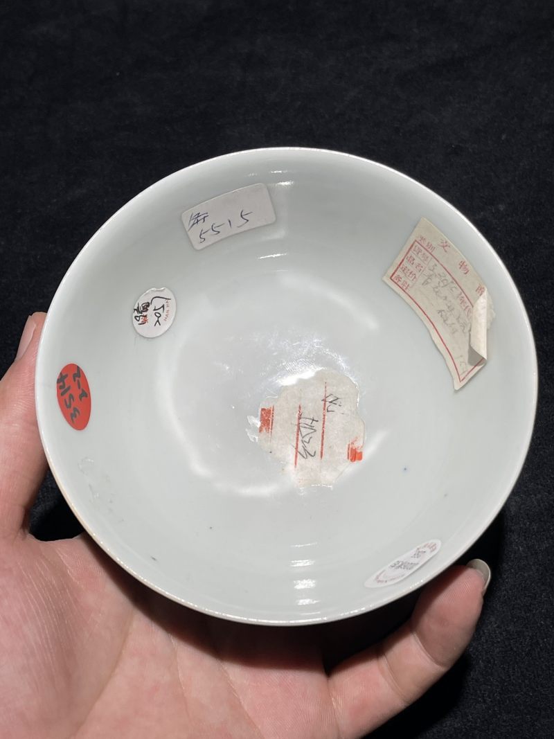 清光绪 青花缠枝牡丹纹小碗一对 - 图4