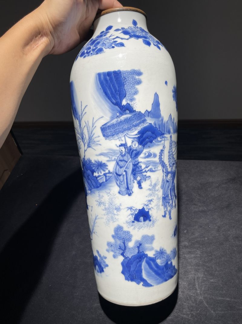 明崇祯 青花百里奚饲牛拜相纹筒瓶 - 图4
