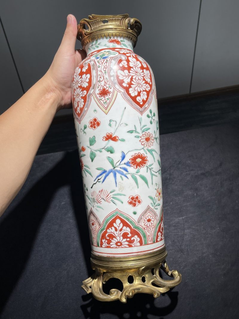 清早期 五彩花卉纹筒瓶一对 - 图4