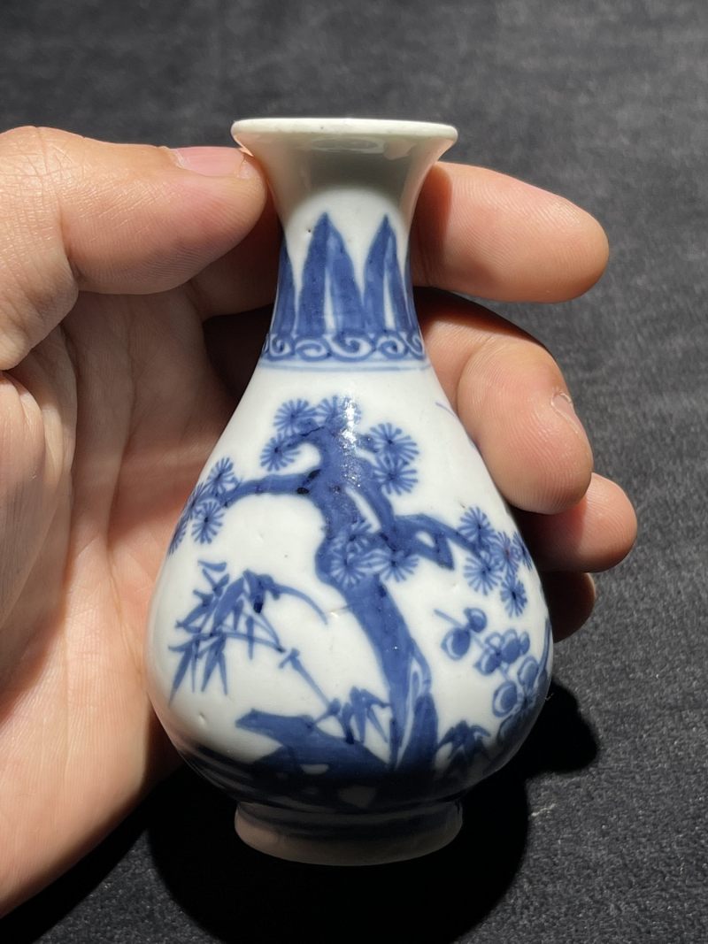 清乾隆 青花松竹梅纹小玉壶春瓶 - 图3