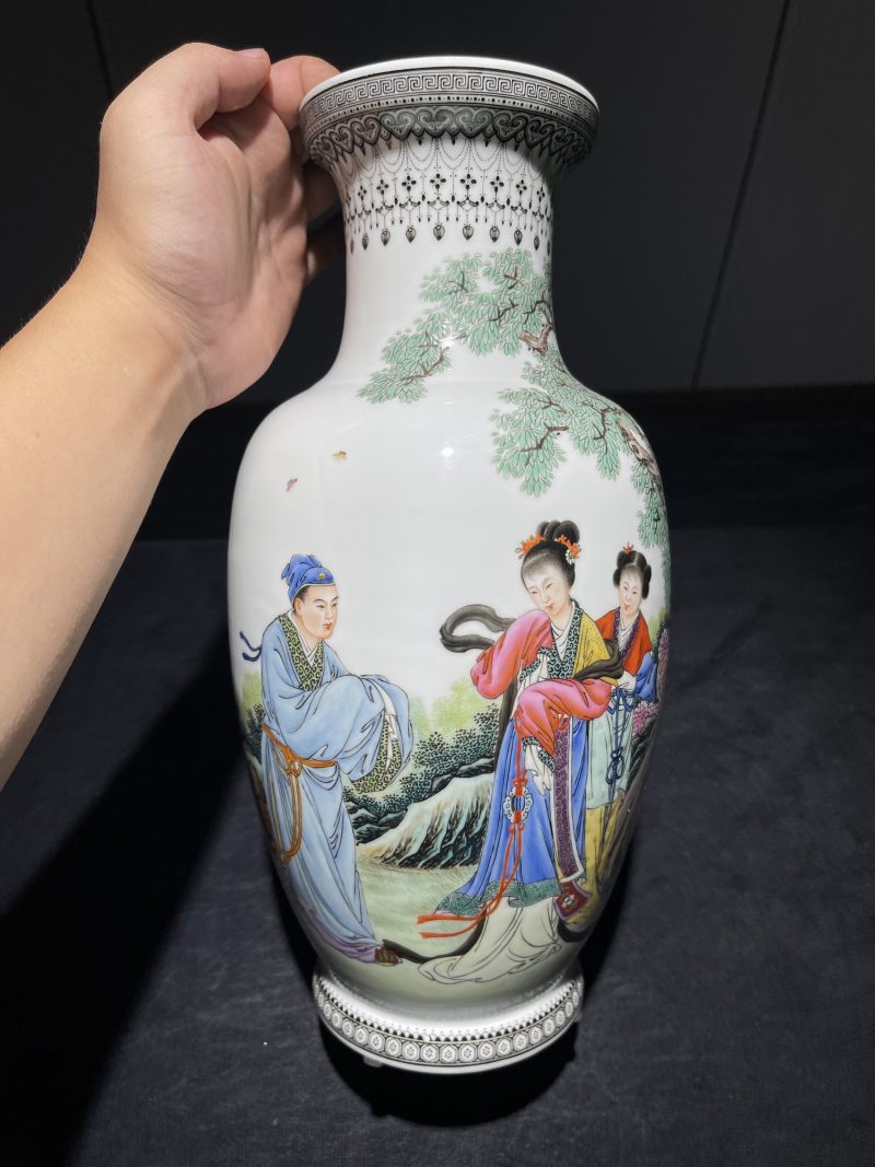 50年代 粉彩人物纹瓶 - 图2