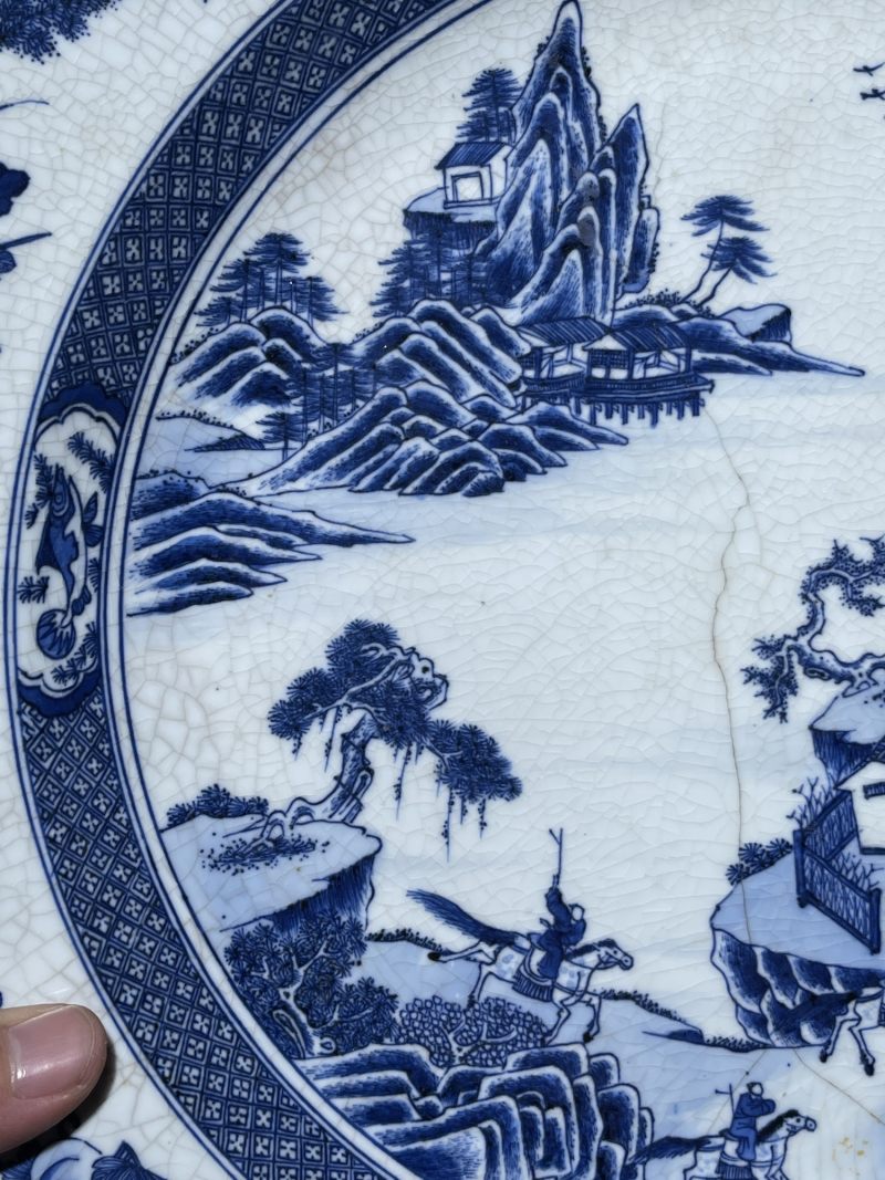 清雍正 浆胎青花山水纹大盘 - 图3