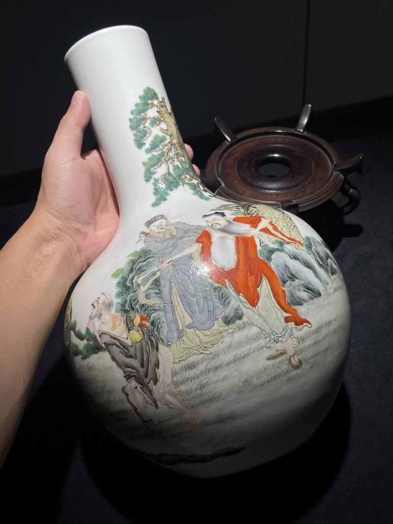 清晚期 粉彩八仙纹天球瓶 - 图2