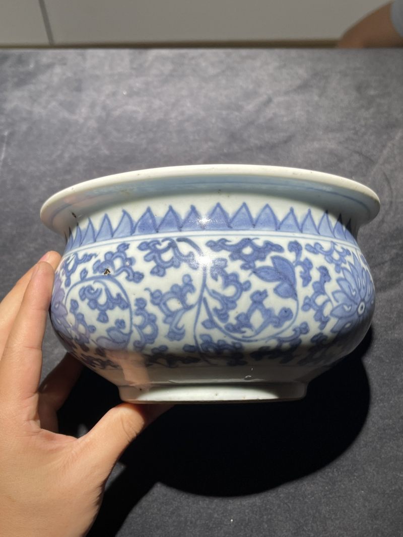 清早期 青花花卉纹香炉一组3件 - 图3