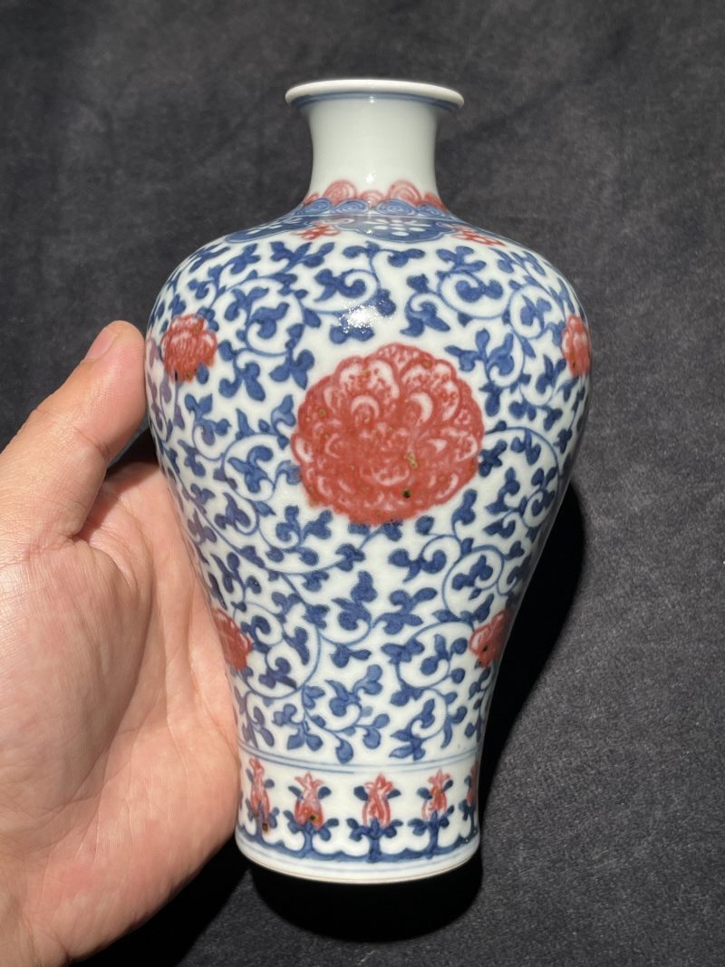 清晚期 青花釉里红缠枝花卉纹梅瓶 - 图4
