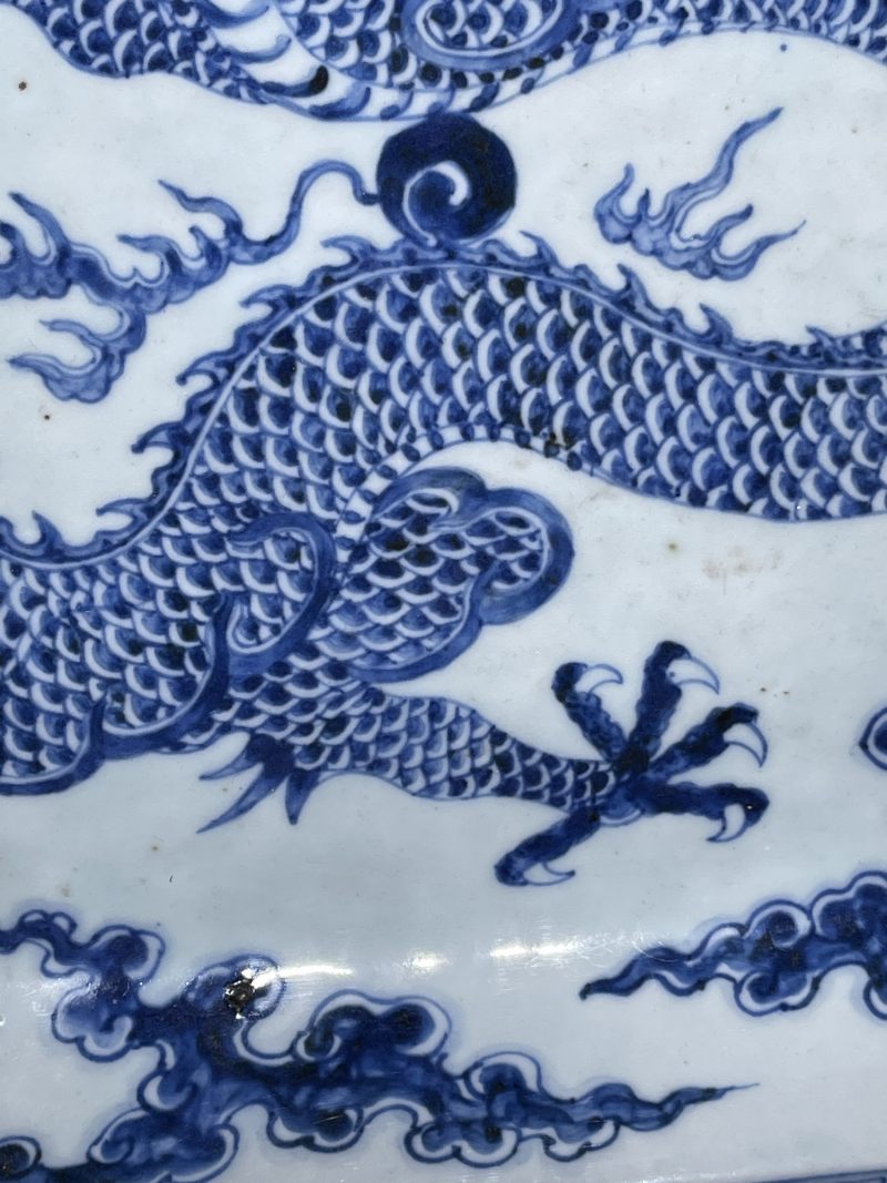 清乾隆 青花龙纹四方盘 - 图5