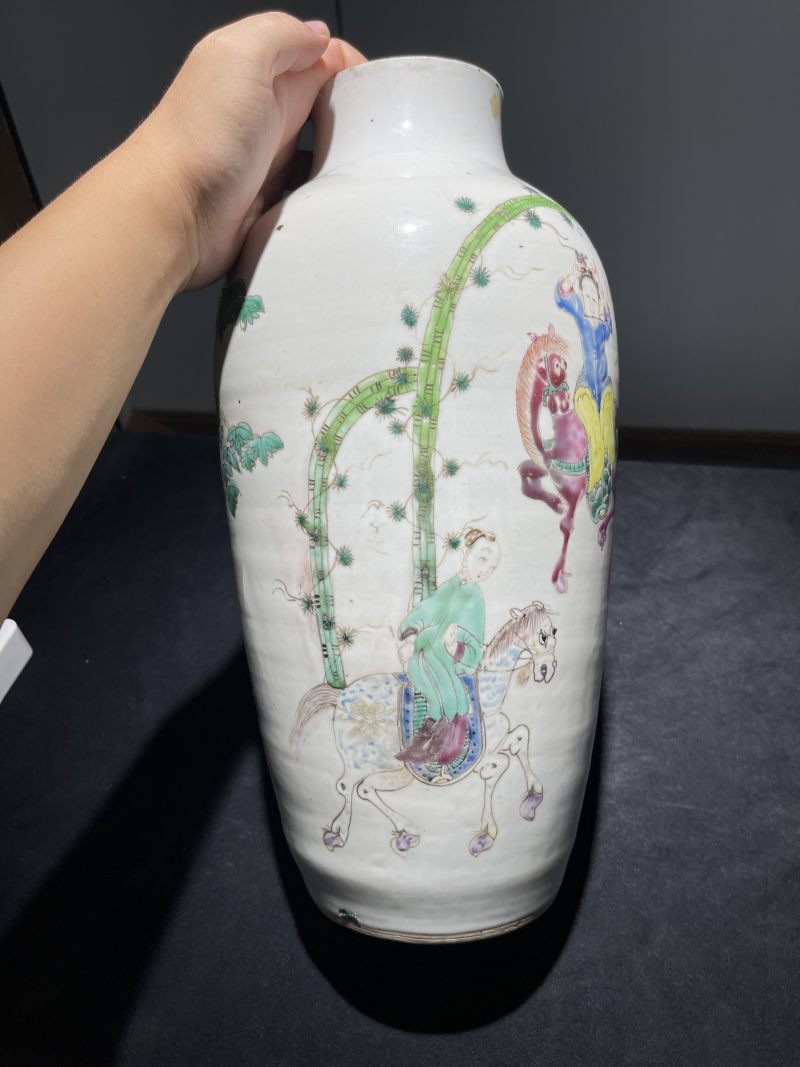 清雍正 粉彩人物瓶两件 - 图4