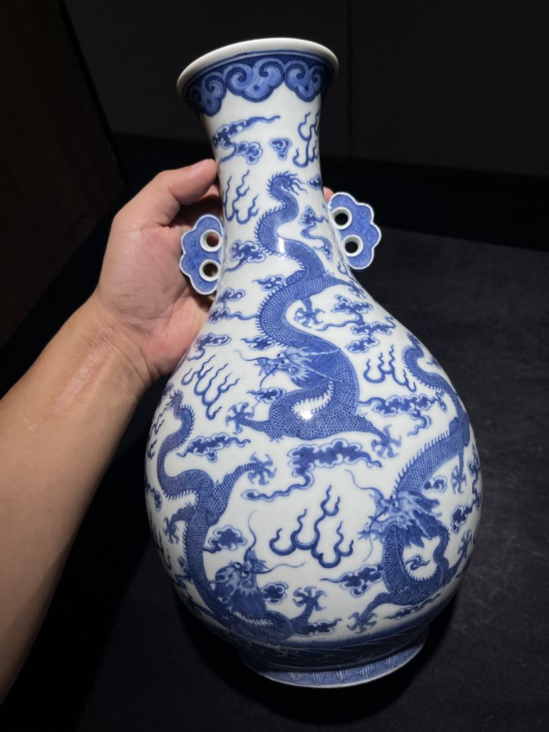 清代 青花云龙纹双耳瓶 - 图2
