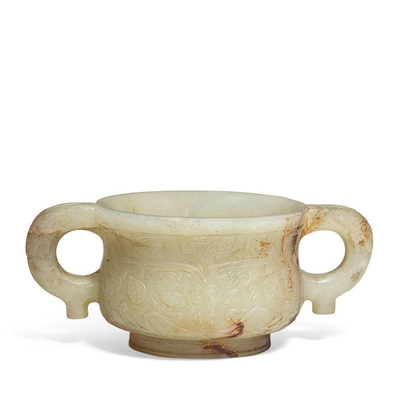十七/十八世紀 褐白玉雕雙耳簋 | A WHITE AND RUSSET JADE INCENSE BURNER, GUI