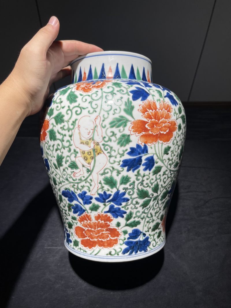 清晚期 青花五彩持莲童子纹将军罐 - 图2