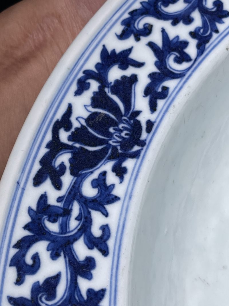 清乾隆 青花缠枝莲纹折沿洗 - 图4