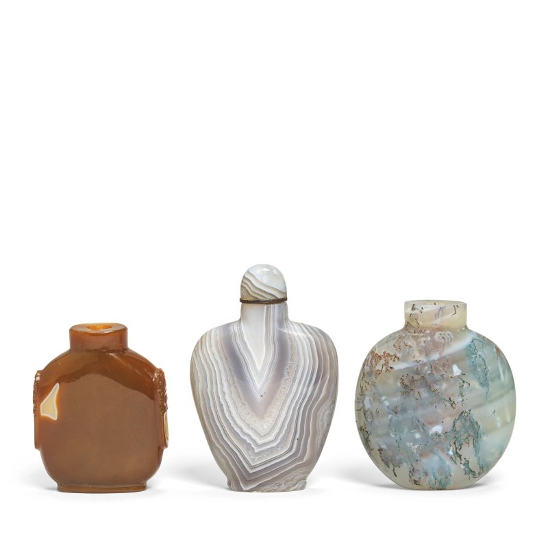十九世紀 瑪瑙鼻烟壺一組三件 | THREE AGATE SNUFF BOTTLES - 图2