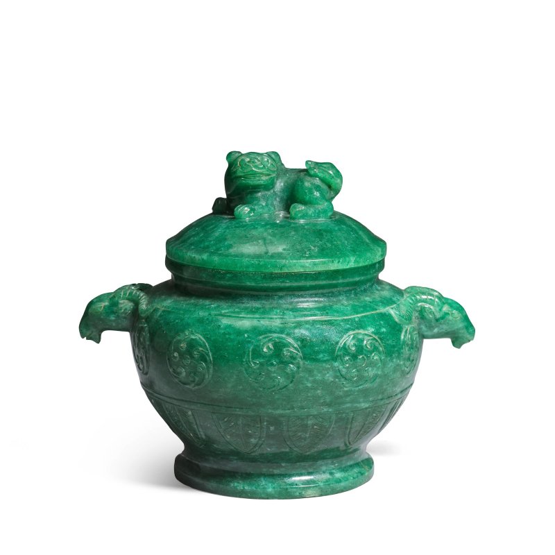 二十世紀 碧玉雕羊紋罐 | A SPINACH-GREEN NEPHRITE JADE 'RAMS' JAR AND COVER