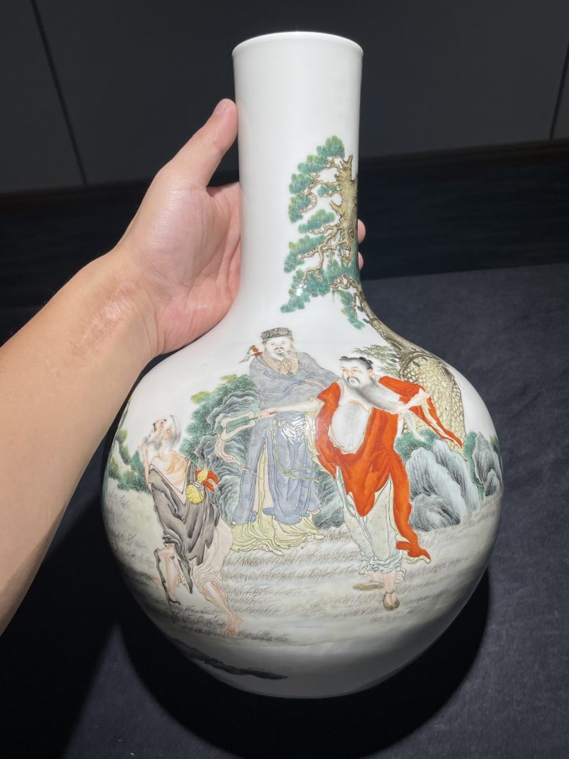 清晚期 粉彩八仙纹天球瓶 - 图3