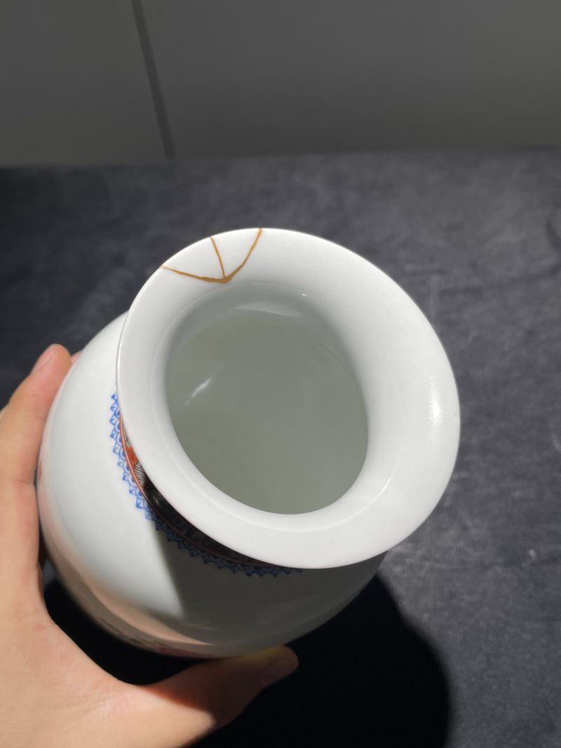50年代 粉彩花鸟、人物纹瓶一组3件 - 图7