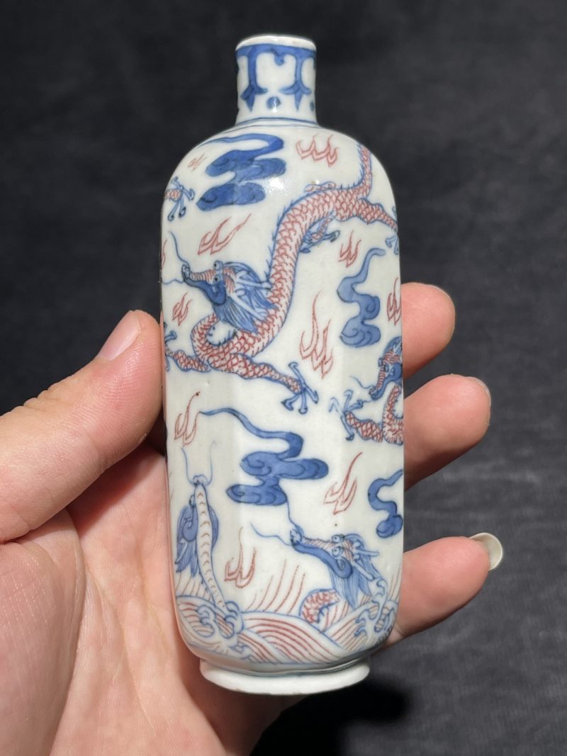 清中期 青花釉里红龙纹八方母壶 - 图3