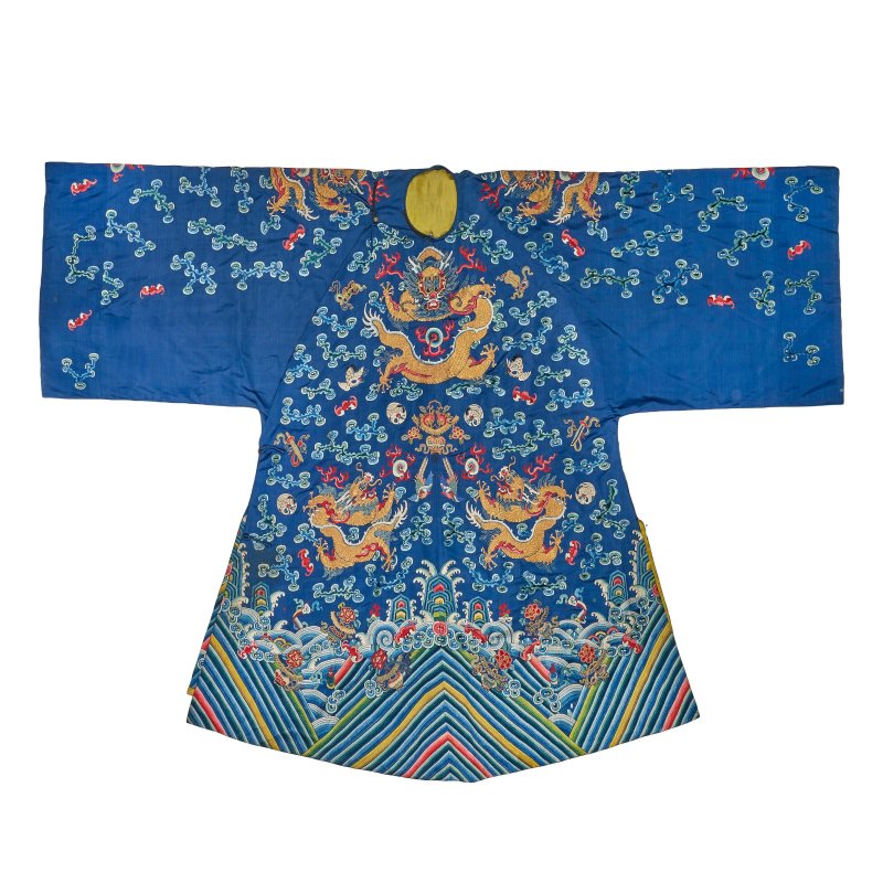 十九世紀中期 藍地緞綉蟒襖 | A BLUE-GROUND INFORMAL 'DRAGON' ROBE, MANG'AO