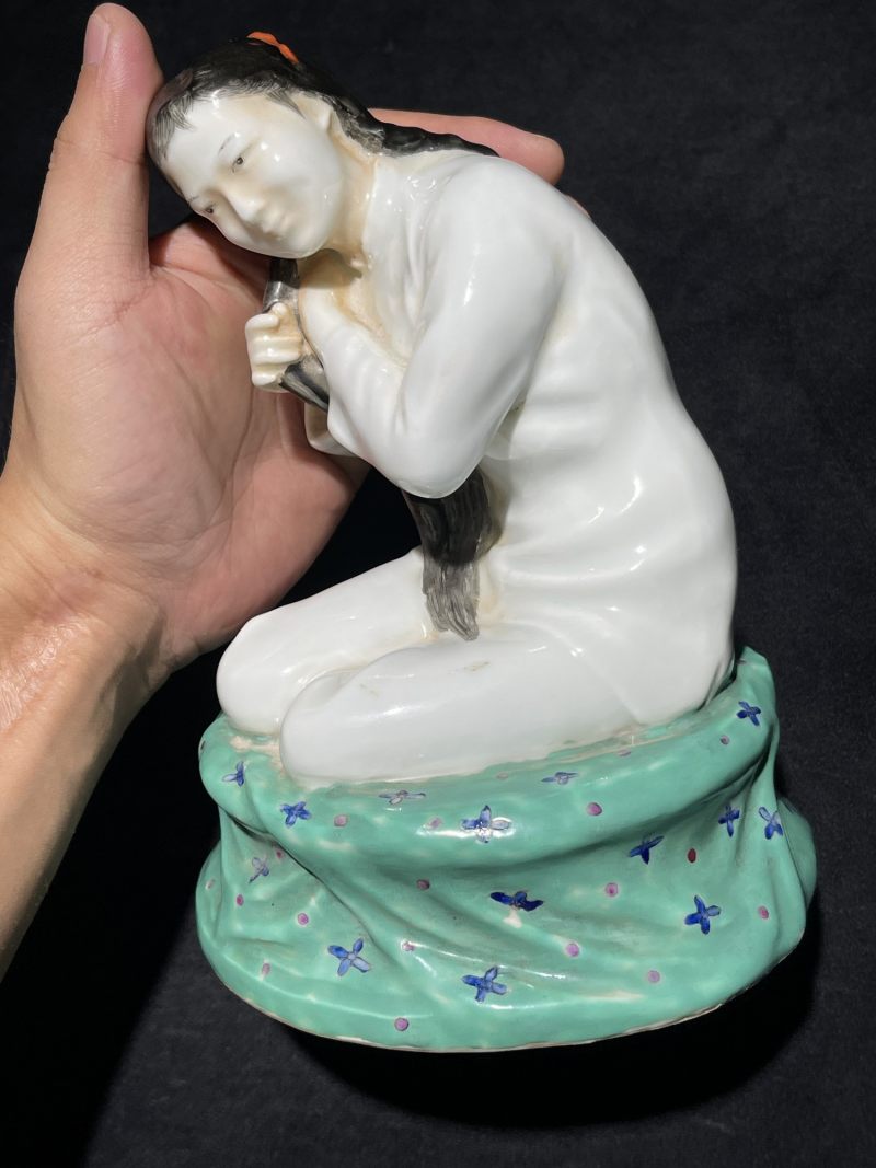50年代 粉彩白毛女瓷塑 - 图5