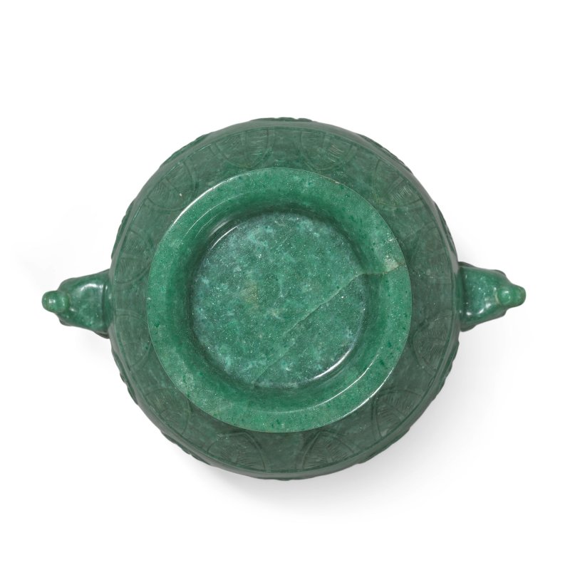 二十世紀 碧玉雕羊紋罐 | A SPINACH-GREEN NEPHRITE JADE 'RAMS' JAR AND COVER - 图2