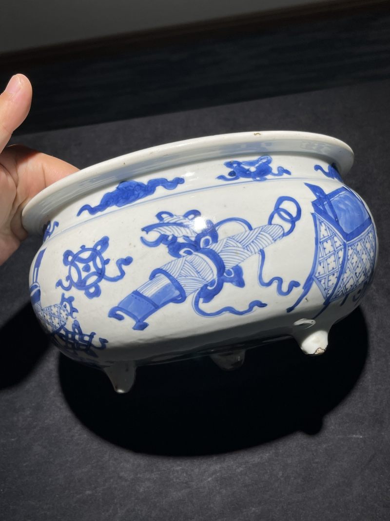 清康熙 青花博古纹香炉 - 图3