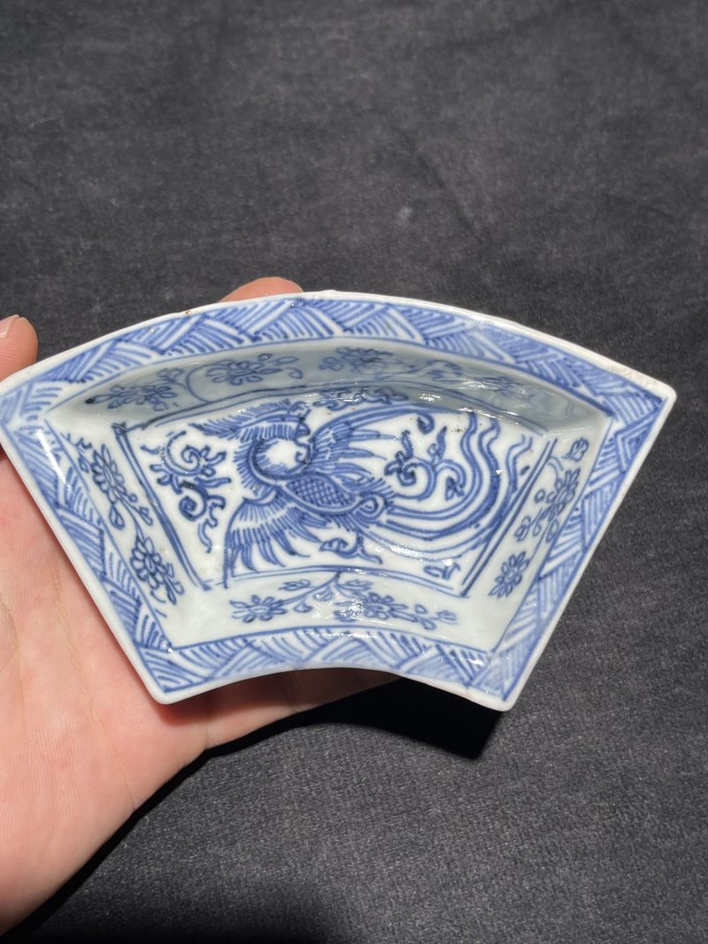 明万历 青花铁线描凤穿花纹攒盘一组十二件 - 图25