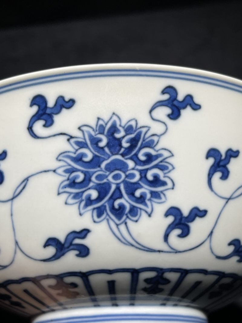 清道光 青花缠枝莲纹碗 - 图4