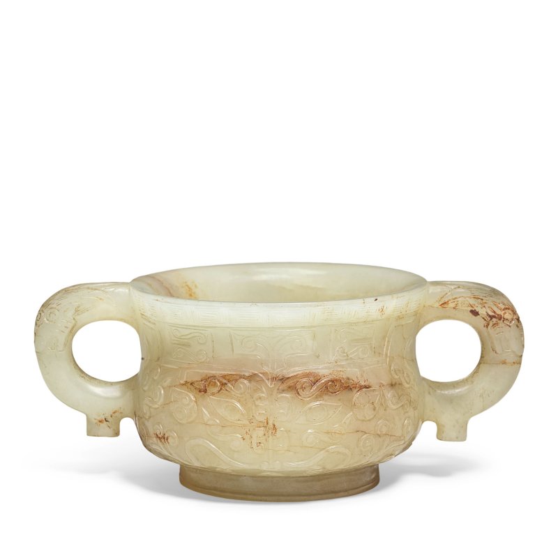 十七/十八世紀 褐白玉雕雙耳簋 | A WHITE AND RUSSET JADE INCENSE BURNER, GUI - 图3