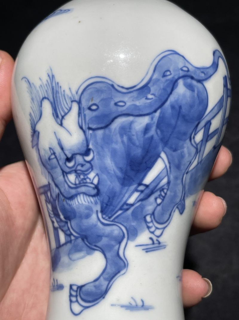 清乾隆 青花笔筒、梅瓶一组两件 - 图12