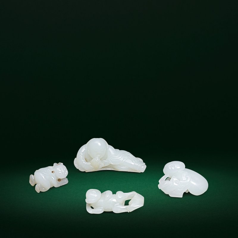 十八/十九世紀 白玉雕童子 一組四件 | FOUR WHITE JADE CARVINGS OF BOYS - 图1