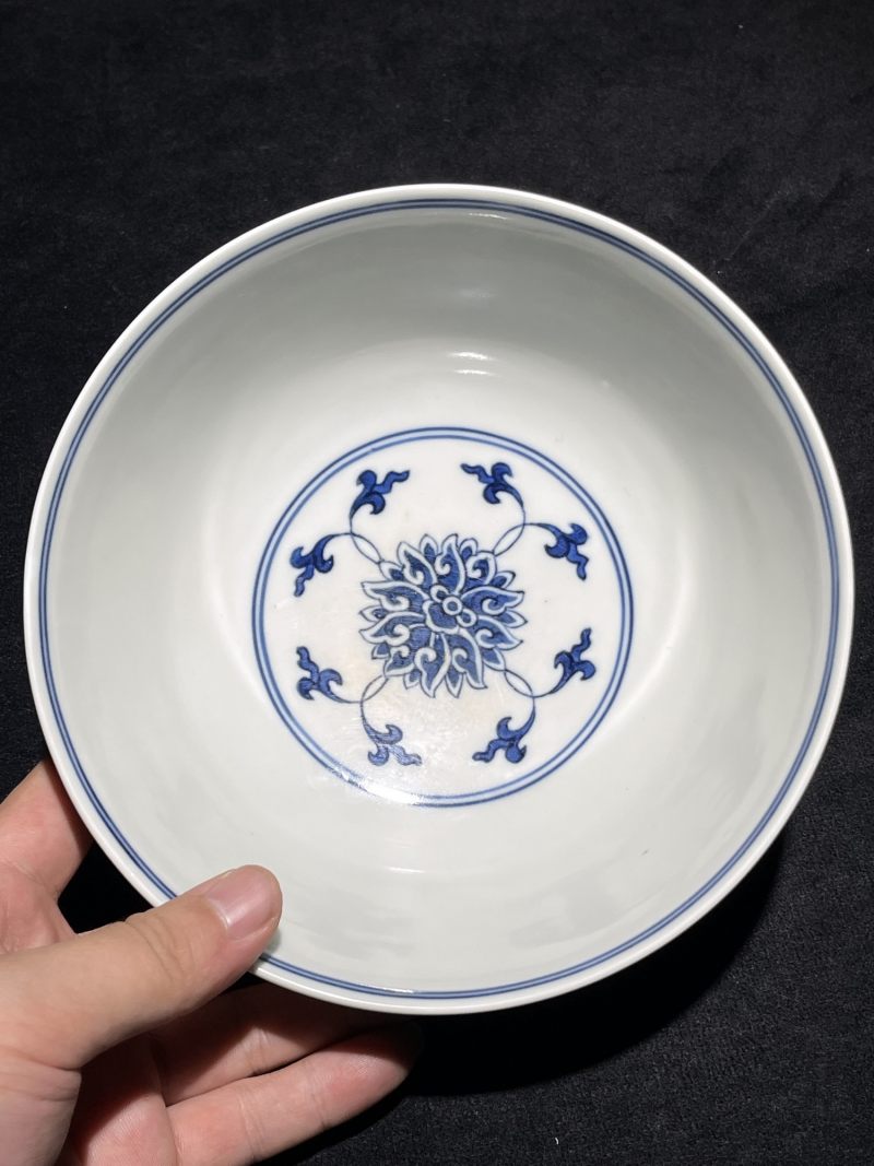 清道光 青花缠枝莲纹碗 - 图5