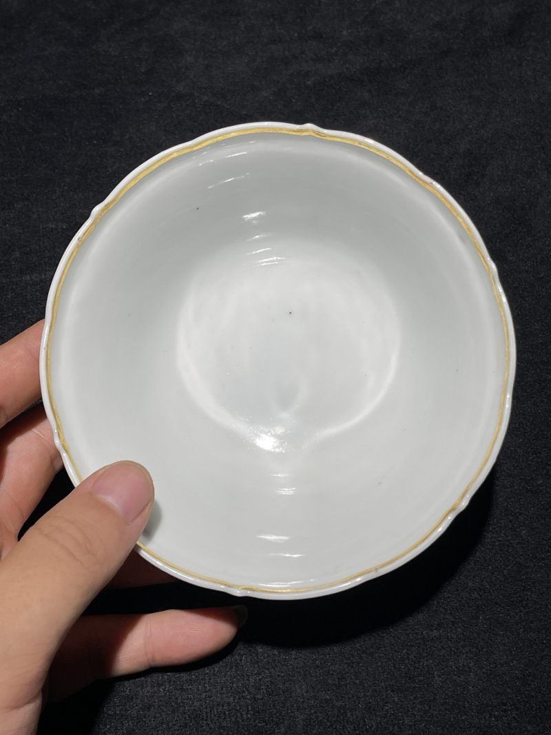 清中期 粉彩蝶恋花纹盖碗一对 - 图17